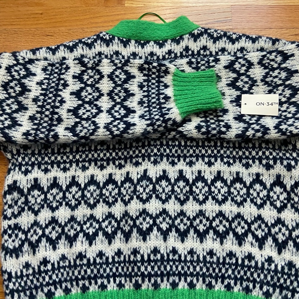 NWT On 34th Women's V-Neck Tipped Cardigan
(Macy’s Brand) - Picture 6 of 12